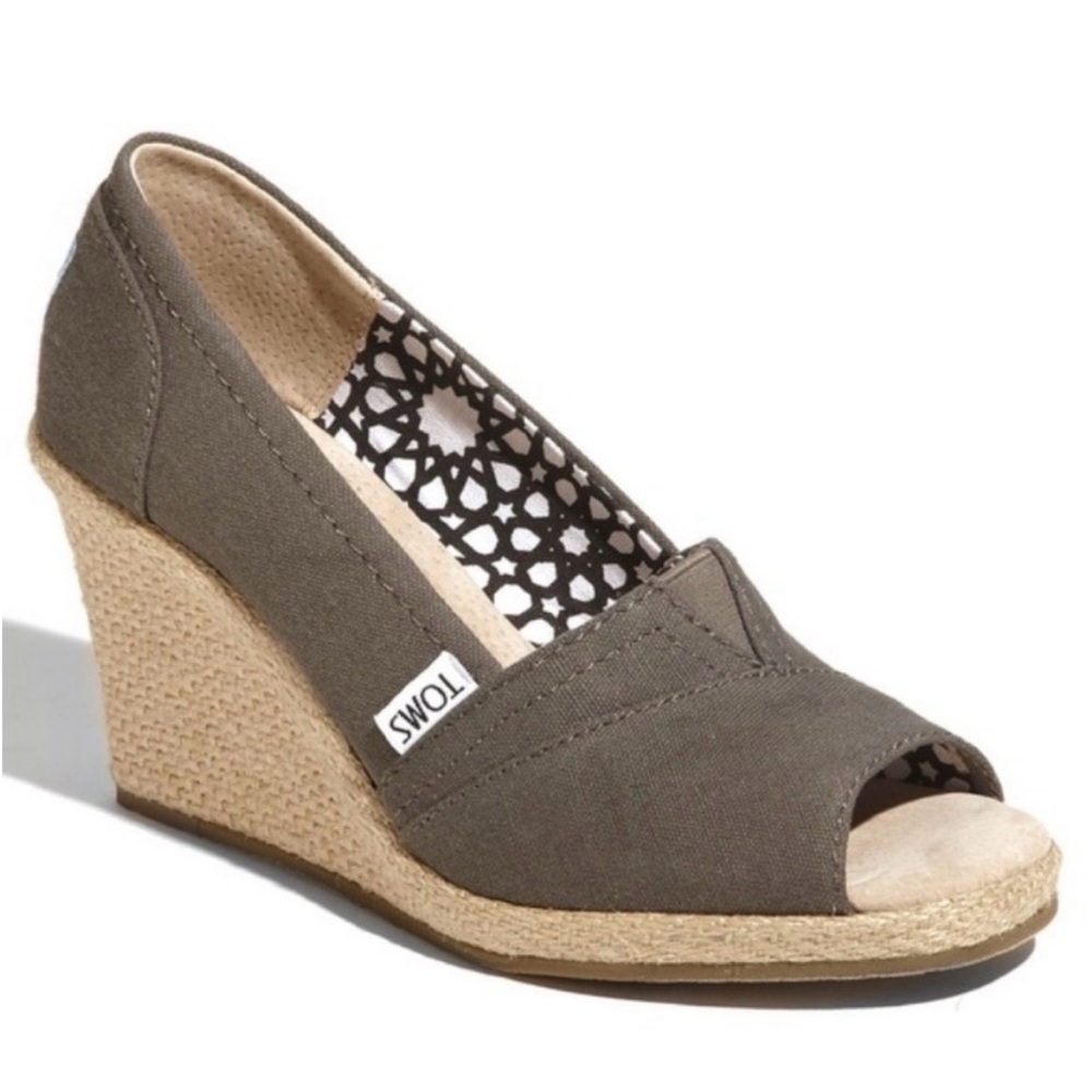 NWOB TOMS Calypso Espadrille Canvas Wedge